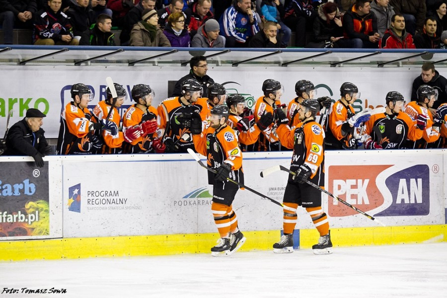 Jastrzębie wygrywa po rzutach karnych