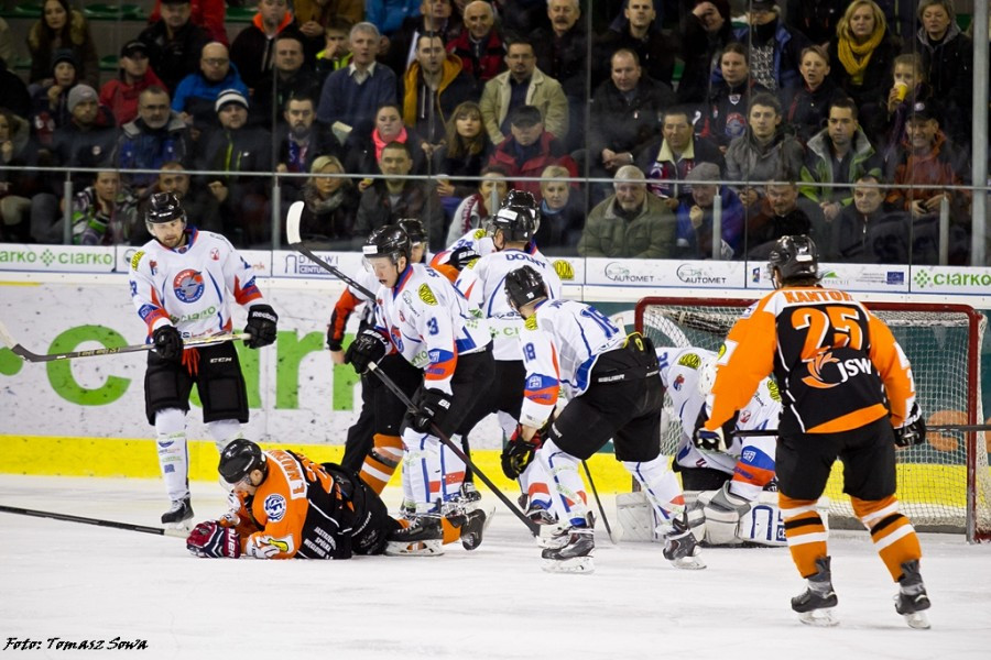 Jastrzębie wygrywa po rzutach karnych