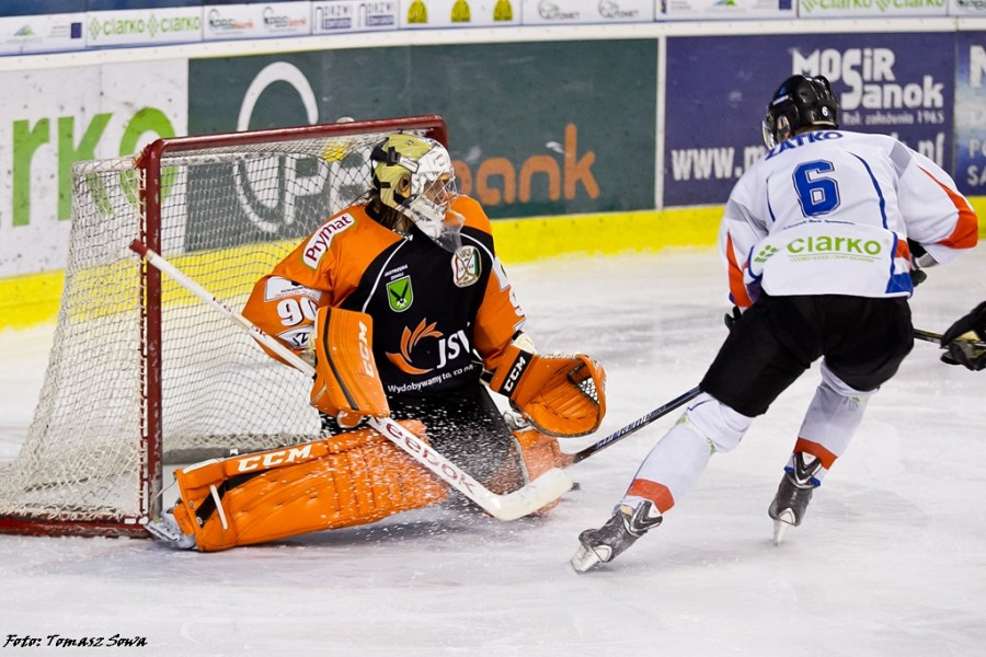 Jastrzębie wygrywa po rzutach karnych