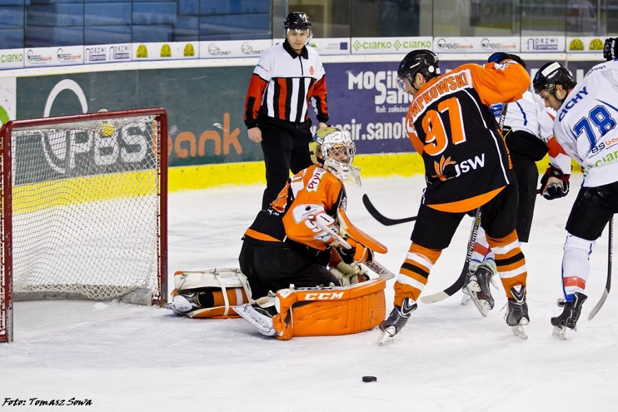 Jastrzębie wygrywa po rzutach karnych