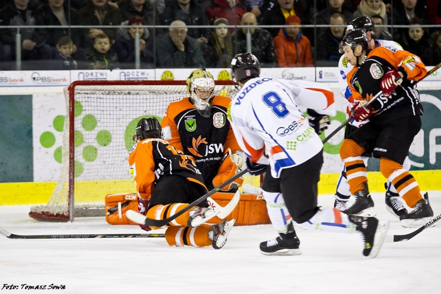 Jastrzębie wygrywa po rzutach karnych
