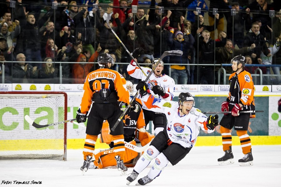 Jastrzębie wygrywa po rzutach karnych