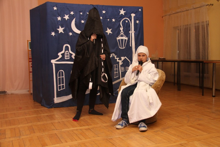 W otoczeniu dźwięków kolęd, ze Scroogem na wielopokoleniowym spotkaniu w Porażu