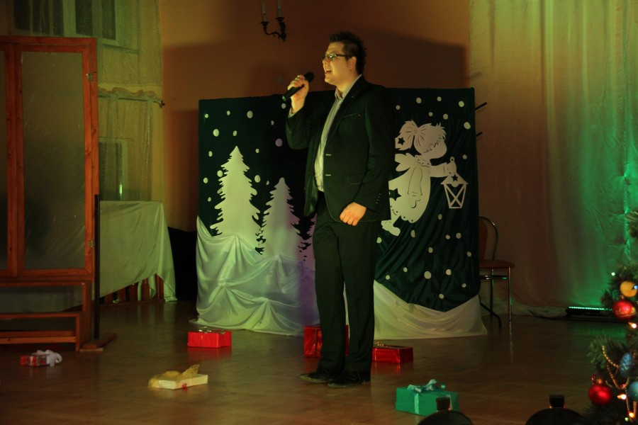 W otoczeniu dźwięków kolęd, ze Scroogem na wielopokoleniowym spotkaniu w Porażu