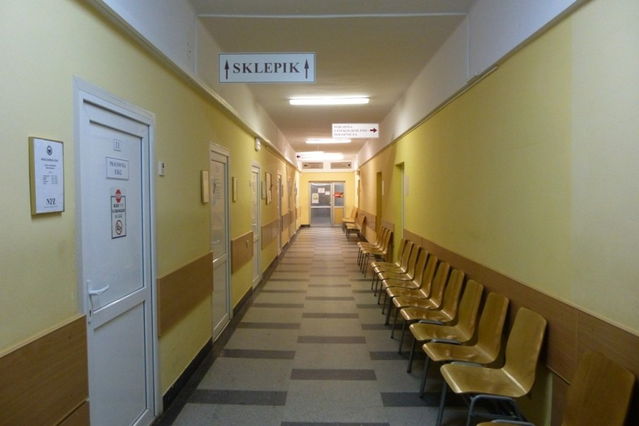 Metamorfoza w sanockim szpitalu. Bieszczady w poczekalni