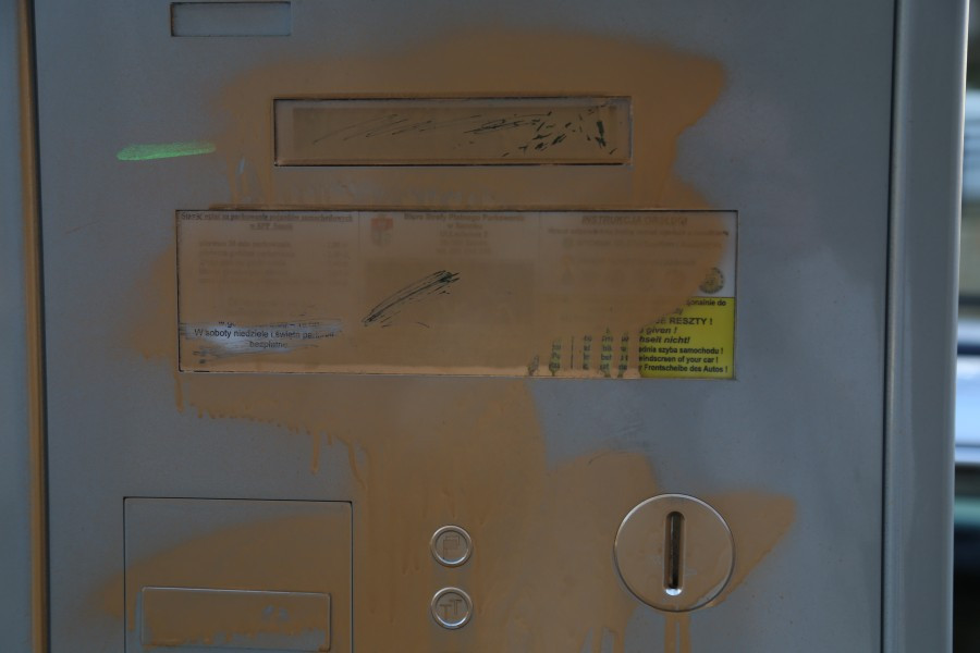 Wandale zniszczyli parkomaty