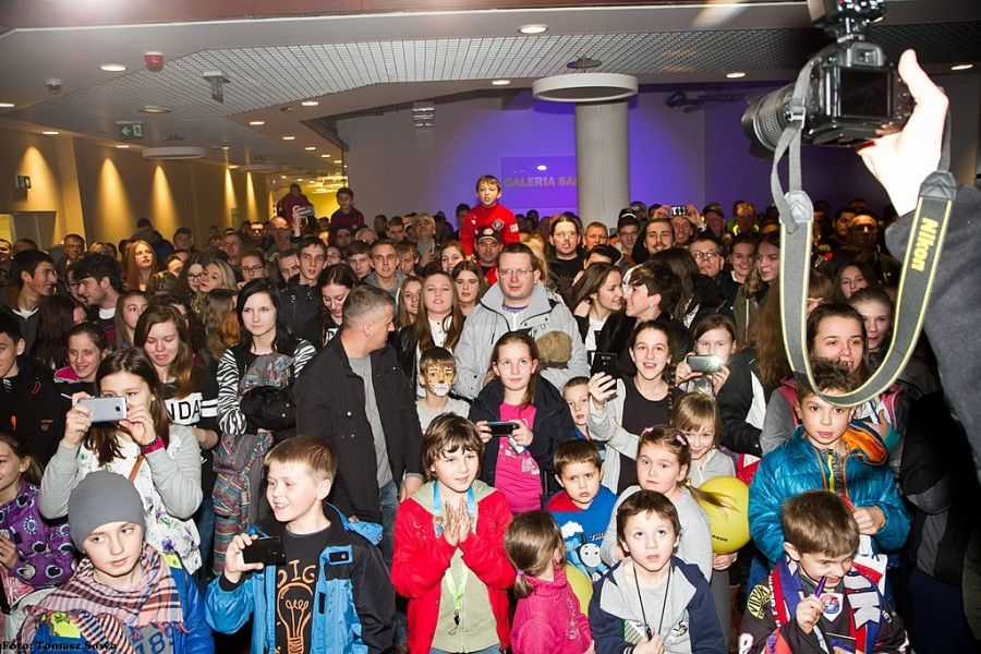 Hokeiści na otwarciu Galerii Sanok