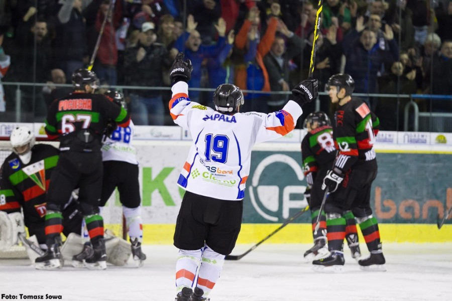 Ciarko PBS Bank przegrało na własnym lodzie. Tyszanie bliżej finału