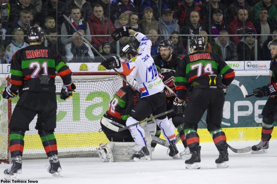 Ciarko PBS Bank przegrało na własnym lodzie. Tyszanie bliżej finału