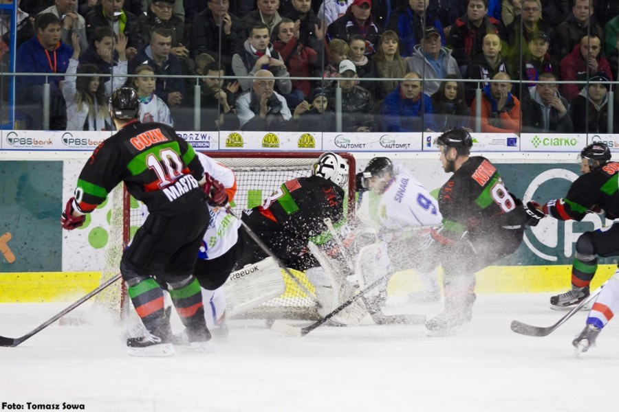 Ciarko PBS Bank przegrało na własnym lodzie. Tyszanie bliżej finału