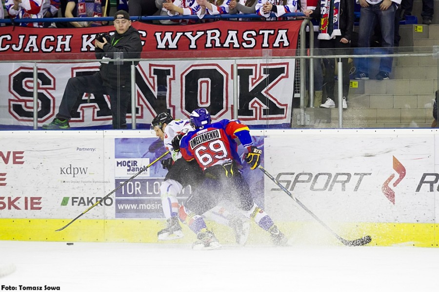 Katastrofalne błędy gospodarzy i brąz oddala się od Sanoka