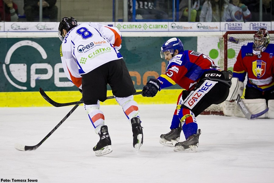 Katastrofalne błędy gospodarzy i brąz oddala się od Sanoka