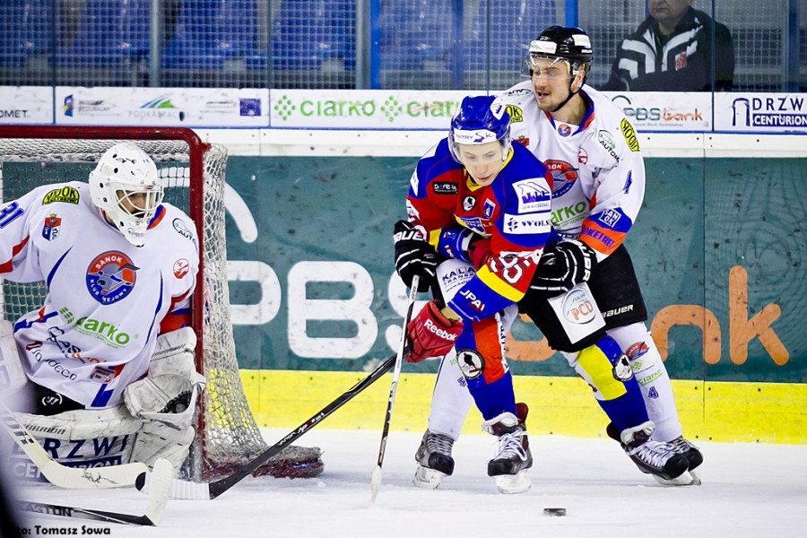 Katastrofalne błędy gospodarzy i brąz oddala się od Sanoka