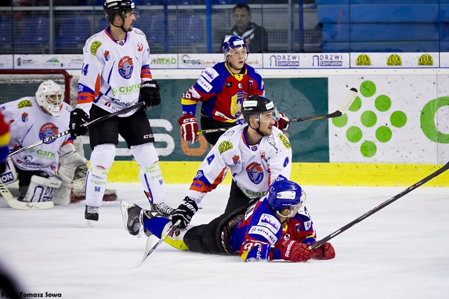 Katastrofalne błędy gospodarzy i brąz oddala się od Sanoka