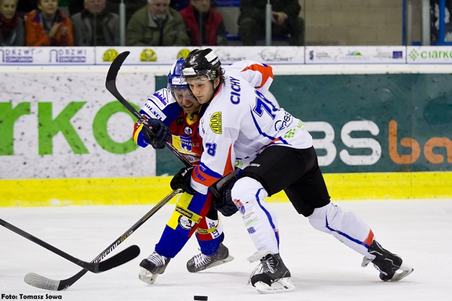 Katastrofalne błędy gospodarzy i brąz oddala się od Sanoka