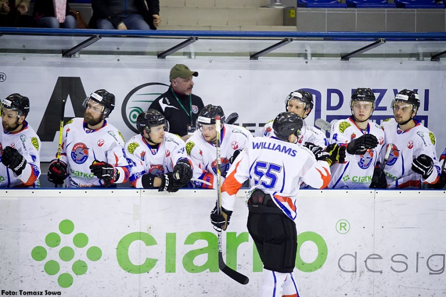 Katastrofalne błędy gospodarzy i brąz oddala się od Sanoka