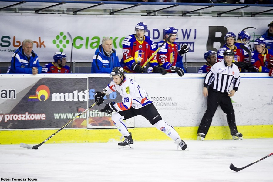 Katastrofalne błędy gospodarzy i brąz oddala się od Sanoka