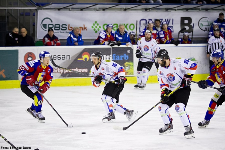 Katastrofalne błędy gospodarzy i brąz oddala się od Sanoka