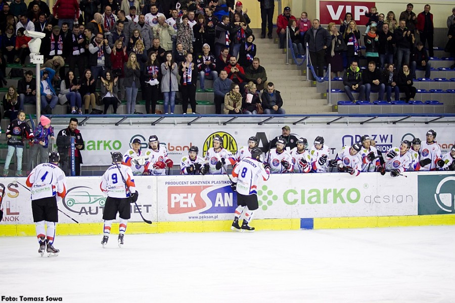 Katastrofalne błędy gospodarzy i brąz oddala się od Sanoka