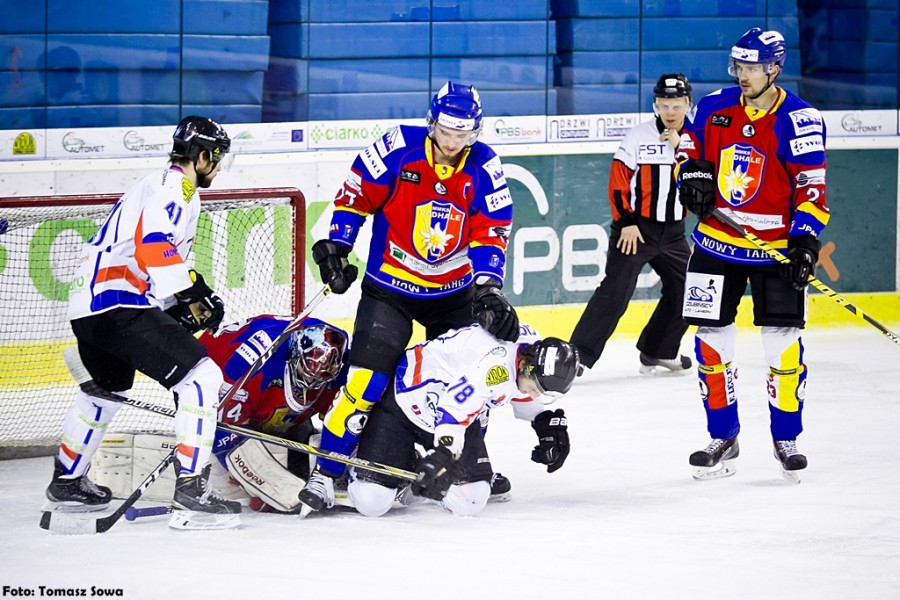 Katastrofalne błędy gospodarzy i brąz oddala się od Sanoka
