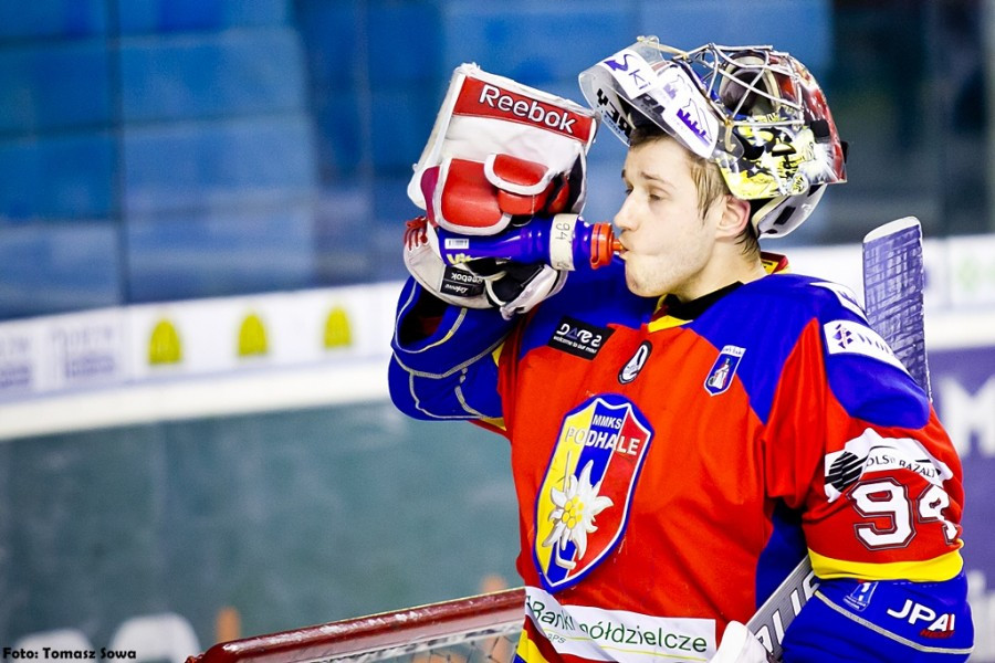 Katastrofalne błędy gospodarzy i brąz oddala się od Sanoka