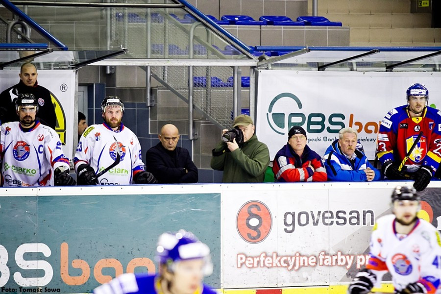 Katastrofalne błędy gospodarzy i brąz oddala się od Sanoka