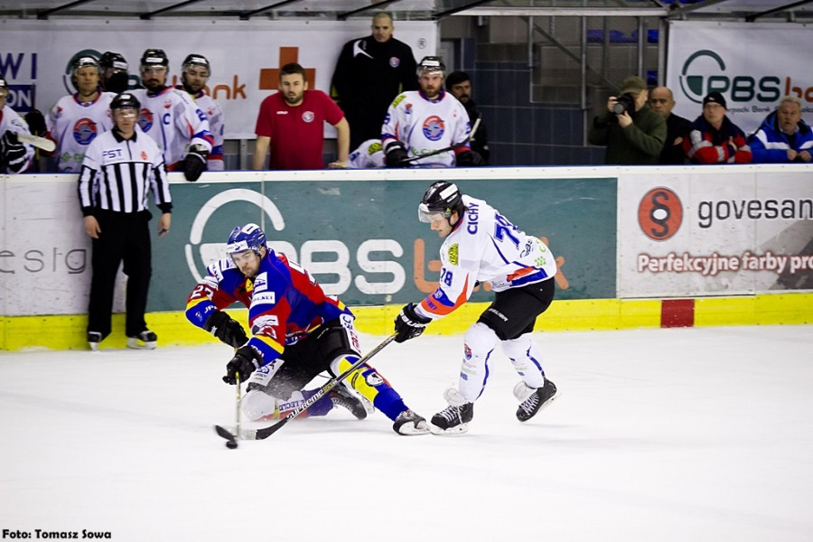 Katastrofalne błędy gospodarzy i brąz oddala się od Sanoka