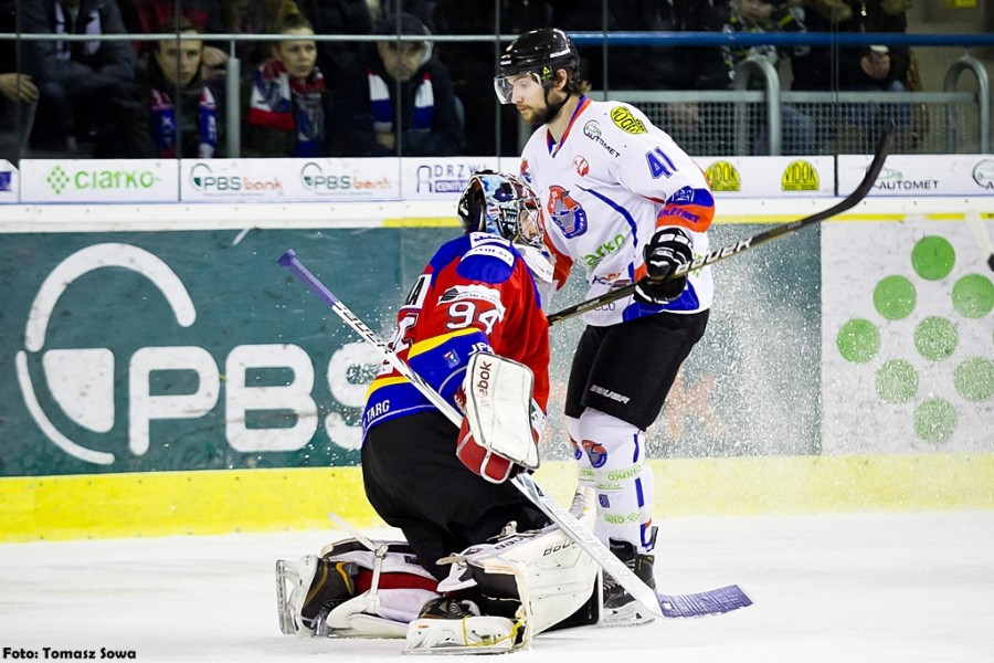 Katastrofalne błędy gospodarzy i brąz oddala się od Sanoka