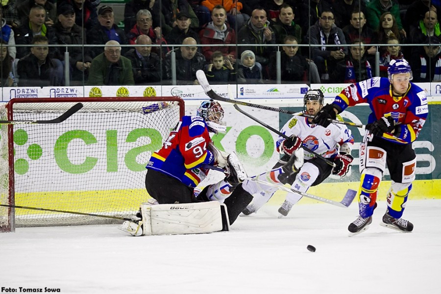 Katastrofalne błędy gospodarzy i brąz oddala się od Sanoka