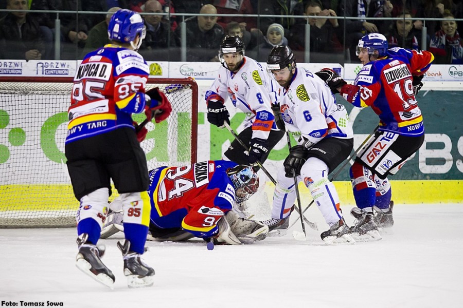 Katastrofalne błędy gospodarzy i brąz oddala się od Sanoka