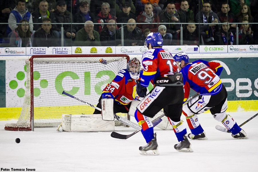 Katastrofalne błędy gospodarzy i brąz oddala się od Sanoka