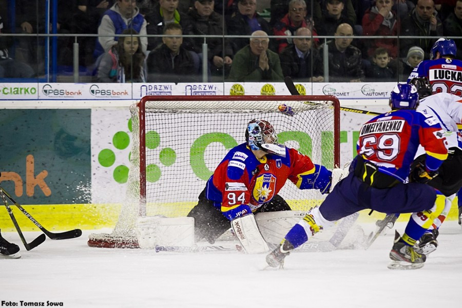 Katastrofalne błędy gospodarzy i brąz oddala się od Sanoka