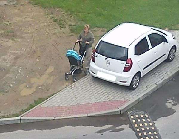 Tak parkujemy w Sanoku. Na miejscu dla karetek