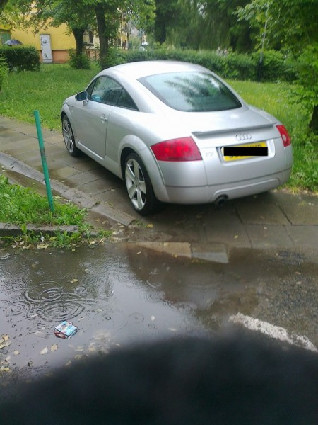 Tak parkujemy w Sanoku. Na miejscu dla karetek