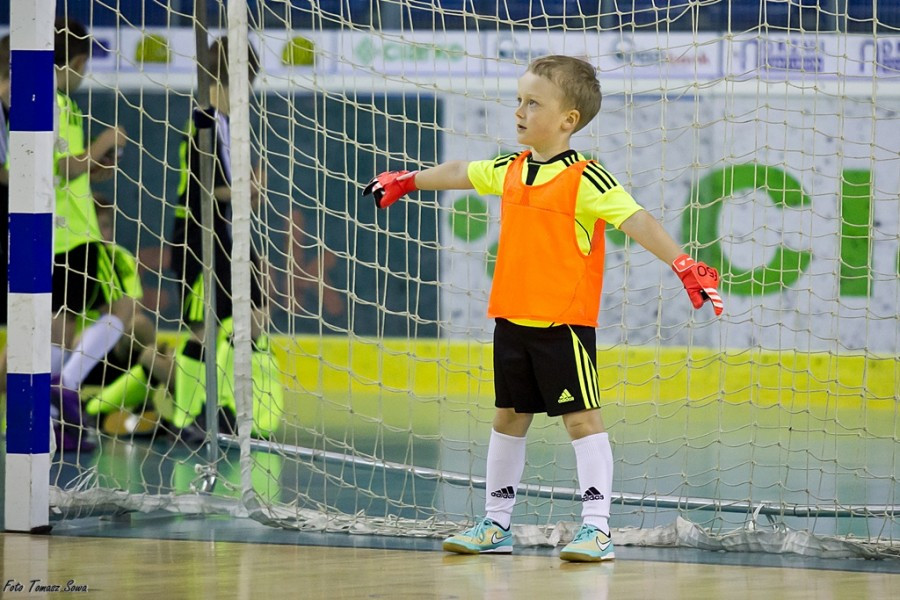 Turniej piłkarski w Arenie Sanok. Pierwsze strzelone bramki i ogromna radość małych zawodników