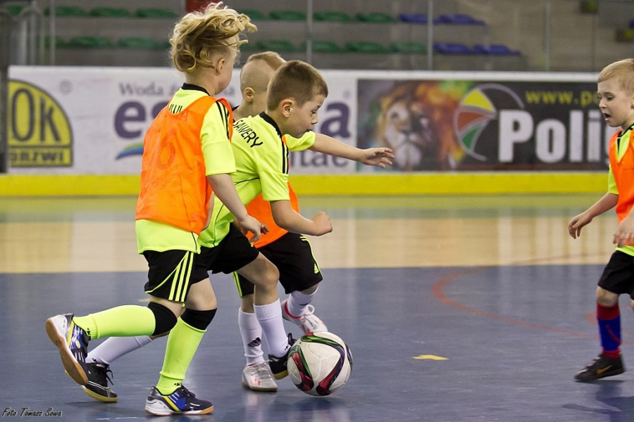 Turniej piłkarski w Arenie Sanok. Pierwsze strzelone bramki i ogromna radość małych zawodników
