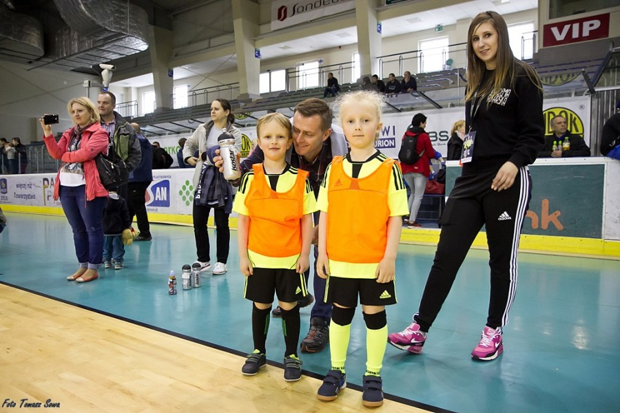 Turniej piłkarski w Arenie Sanok. Pierwsze strzelone bramki i ogromna radość małych zawodników