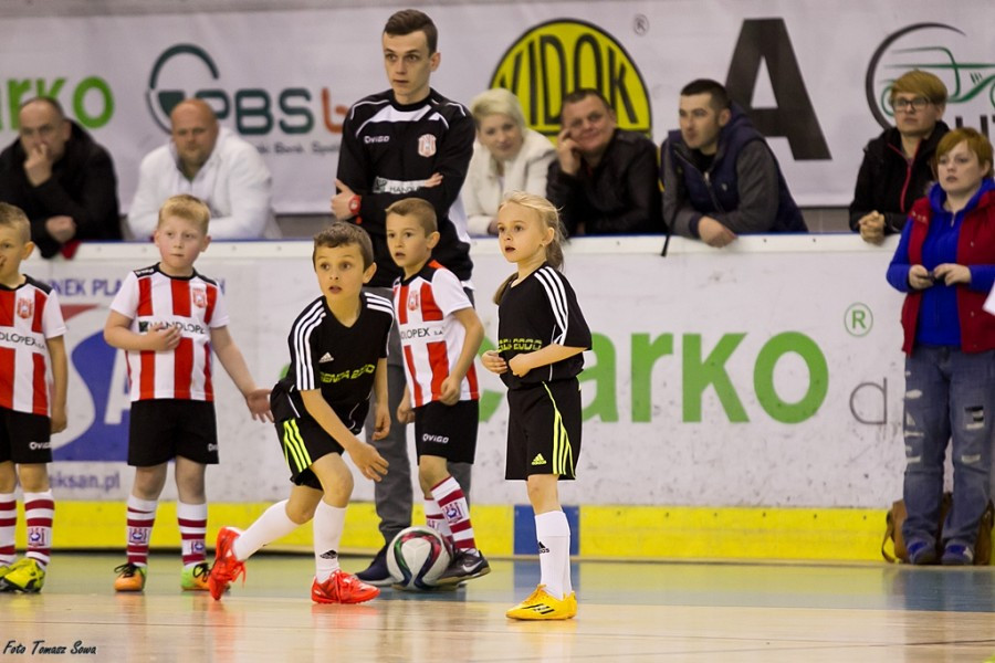 Turniej piłkarski w Arenie Sanok. Pierwsze strzelone bramki i ogromna radość małych zawodników