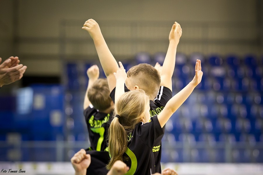 Turniej piłkarski w Arenie Sanok. Pierwsze strzelone bramki i ogromna radość małych zawodników
