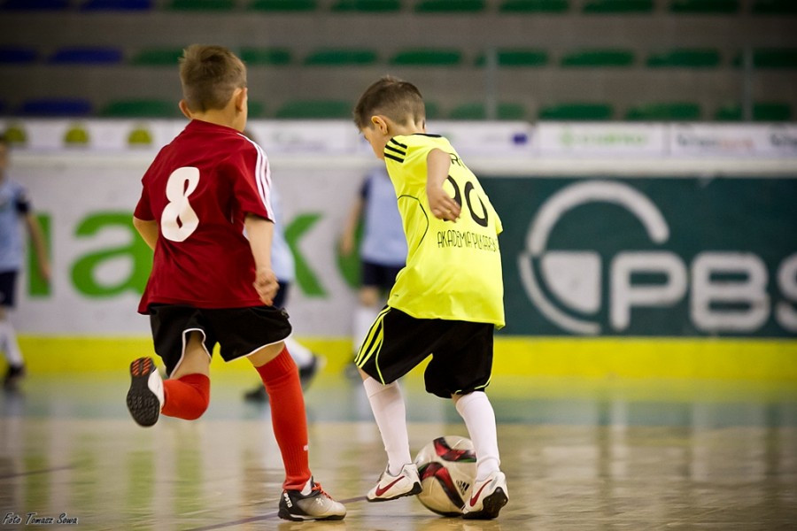 Turniej piłkarski w Arenie Sanok. Pierwsze strzelone bramki i ogromna radość małych zawodników
