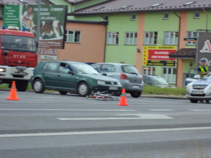 Samochód wjechał w rowerzystę