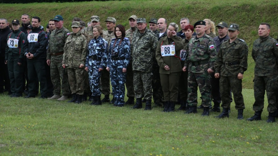 Polacy, Ukraińcy, Węgrzy i Słowacy strzelają w Łupkowie
