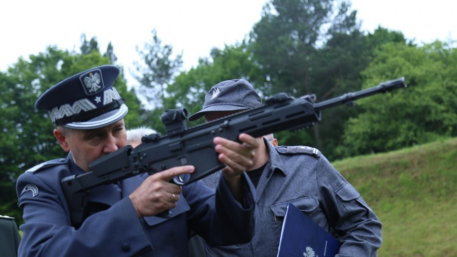 Polacy, Ukraińcy, Węgrzy i Słowacy strzelają w Łupkowie