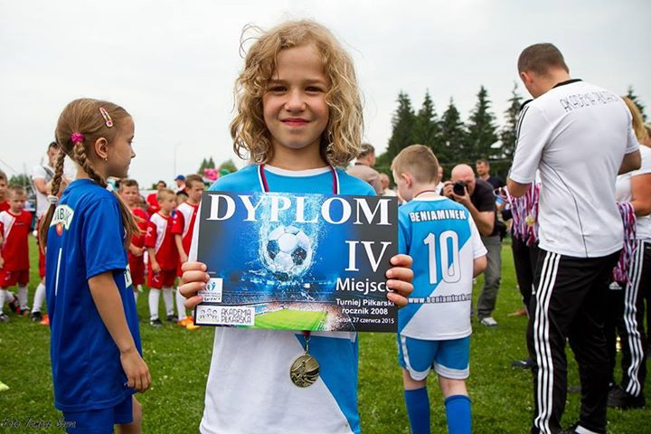 Dzięki 200 młodym piłkarzom stadion znowu tętnił życiem