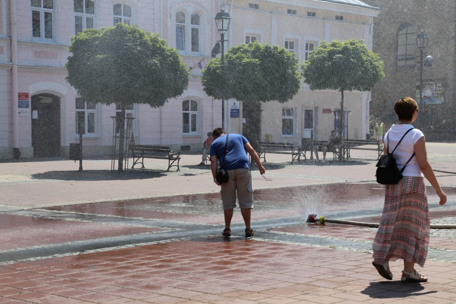 Sanok ma kurtynę wodną! Schłodzisz się na rynku