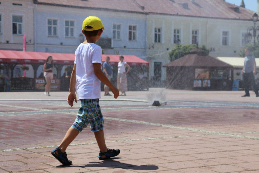 Sanok ma kurtynę wodną! Schłodzisz się na rynku