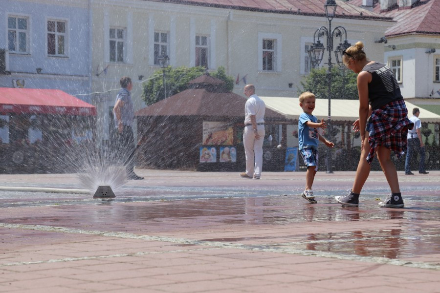 Sanok ma kurtynę wodną! Schłodzisz się na rynku