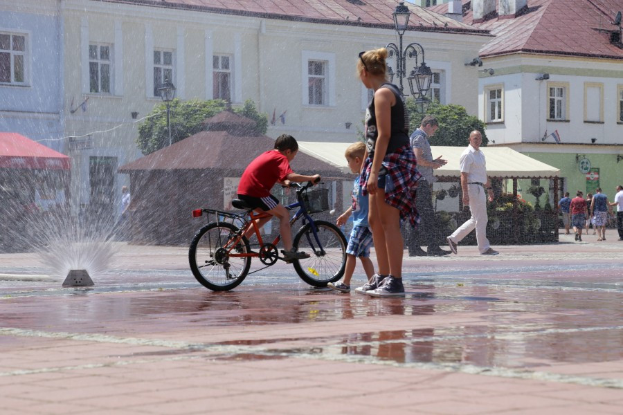 Sanok ma kurtynę wodną! Schłodzisz się na rynku