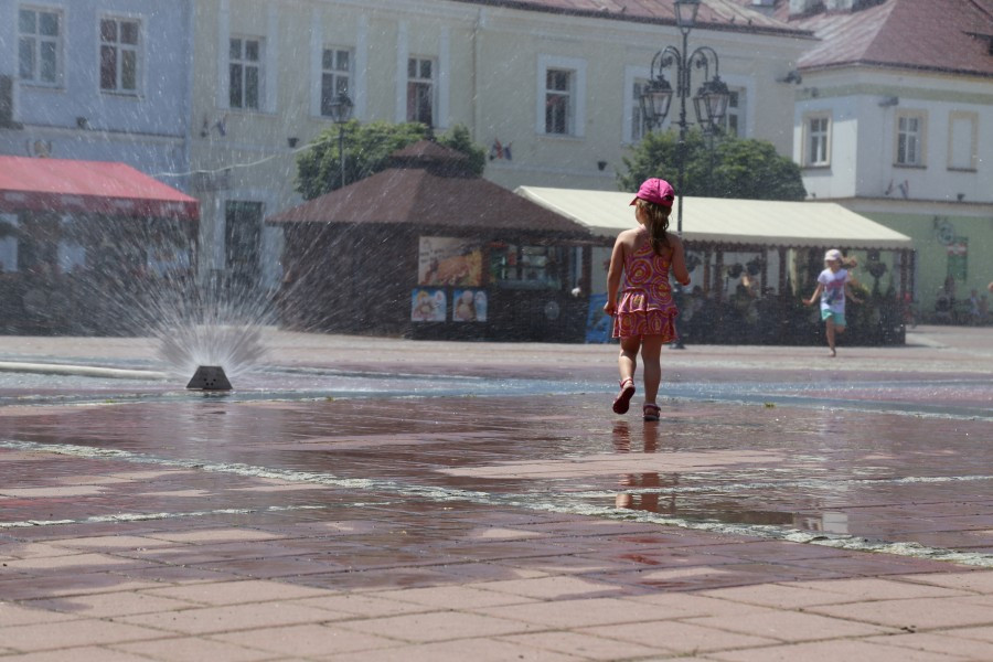 Sanok ma kurtynę wodną! Schłodzisz się na rynku