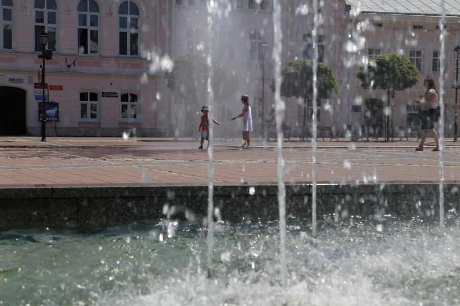 Sanok ma kurtynę wodną! Schłodzisz się na rynku